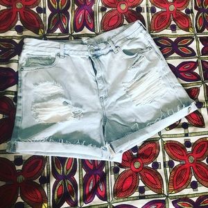 American Eagle distressed mom jean